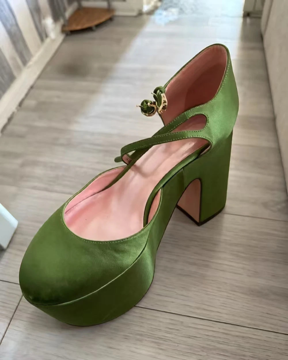 AIERTU  -  Elegant Lady Wedding Shoes Retro Green Satin Platform Round-Toe Chunky Heels Shoes Gold Buckle Double Ankle Straps Design Aiertu