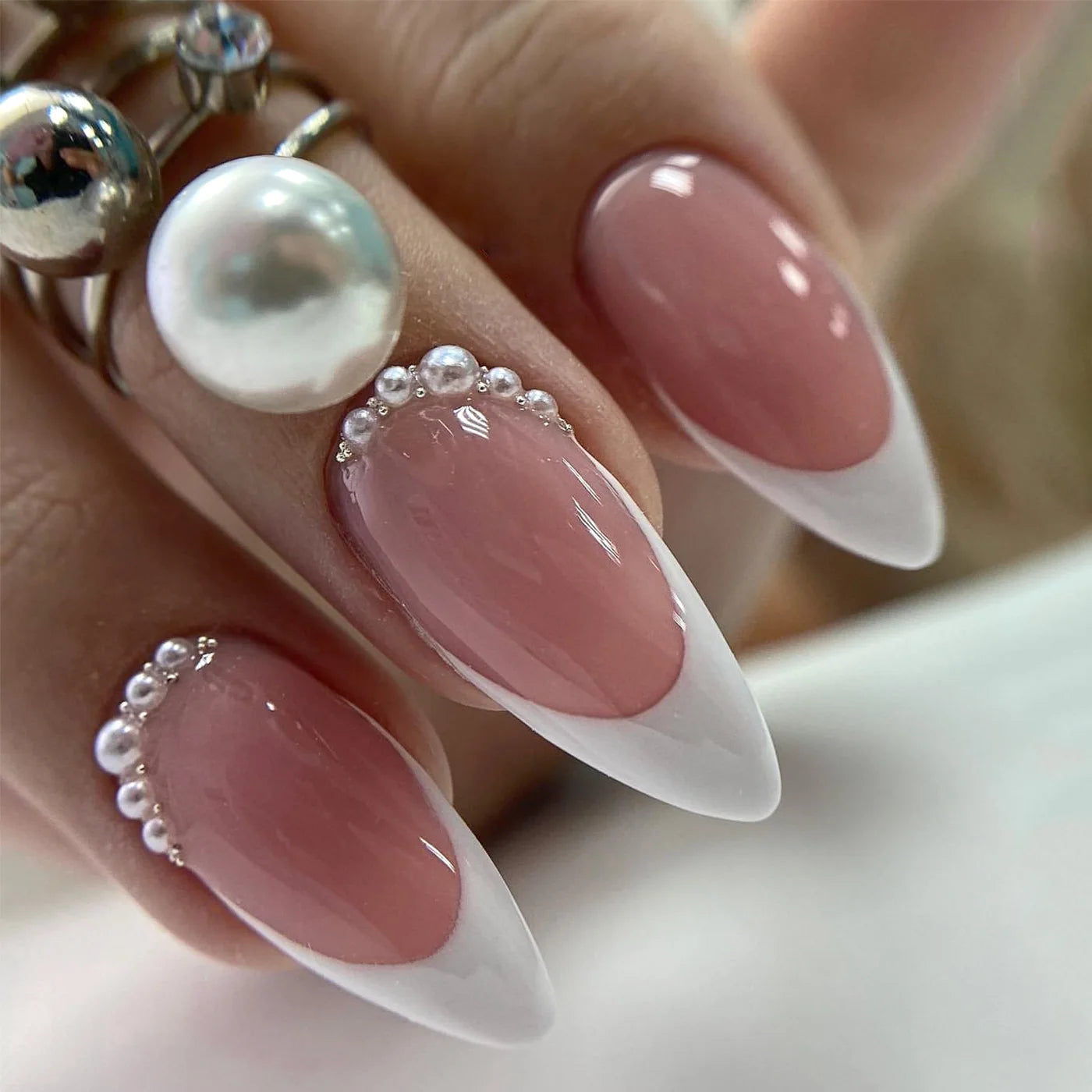 Aiertu Medium-length Acrylic Almond Fake Nails Art Cool Hottie Girl Wear False Nails Europe and USA Press on Nail Removable French Nail Aiertu