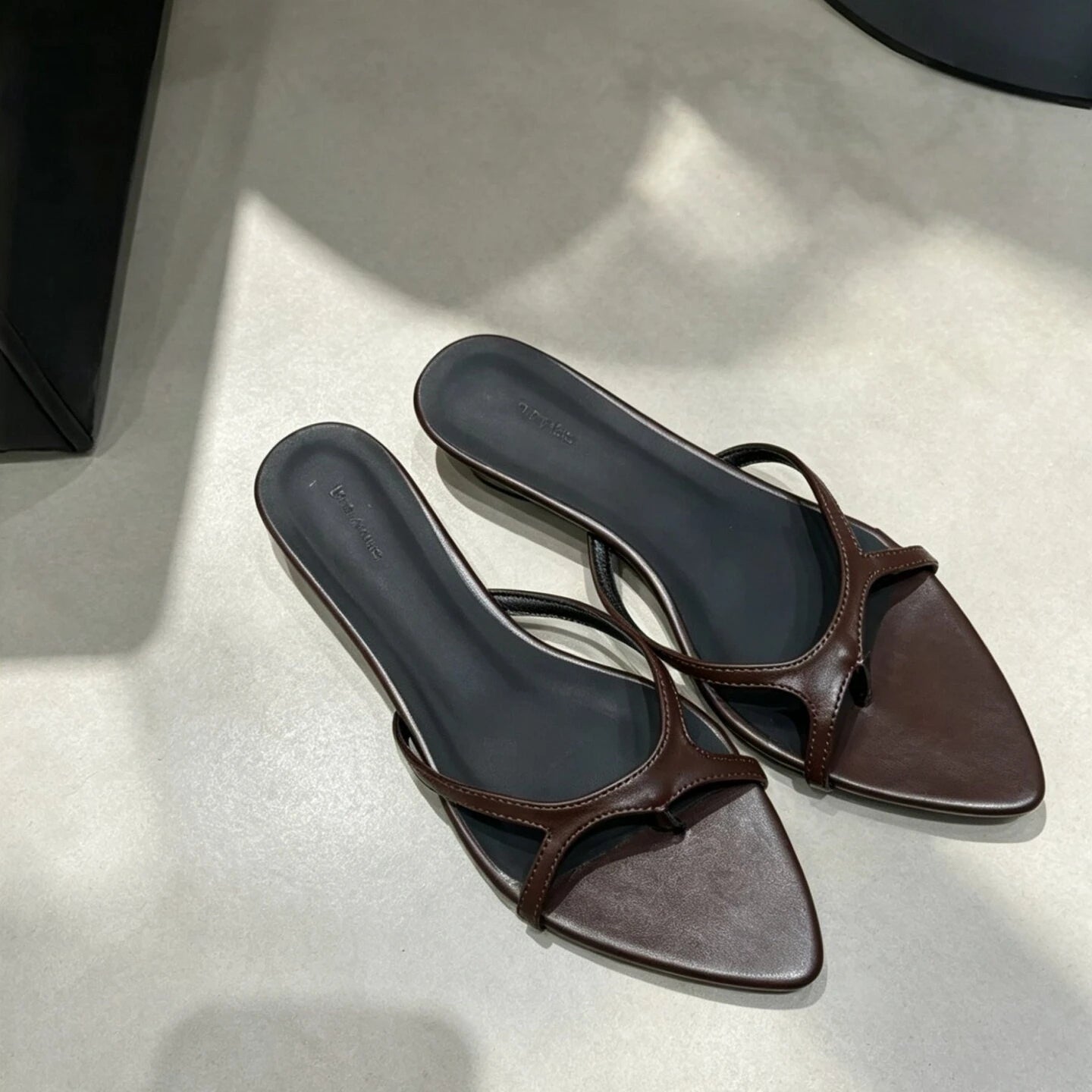 AIERTU  -  New Women Shoes Fashion Pointed Tip Low Heel Slippers for Woman Exquisite French Style Casual Shoes Designer Shoes Zapatos Mujer Aiertu