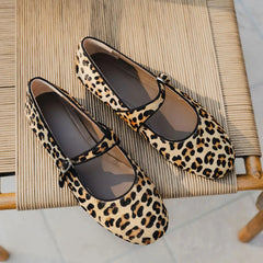 AIERTU  -  Leopard Mary Jane Flat Shoes Round Toe Ballet Flats for Women Dressy Fabric Business Flats Classic Strap Flats for Office Aiertu
