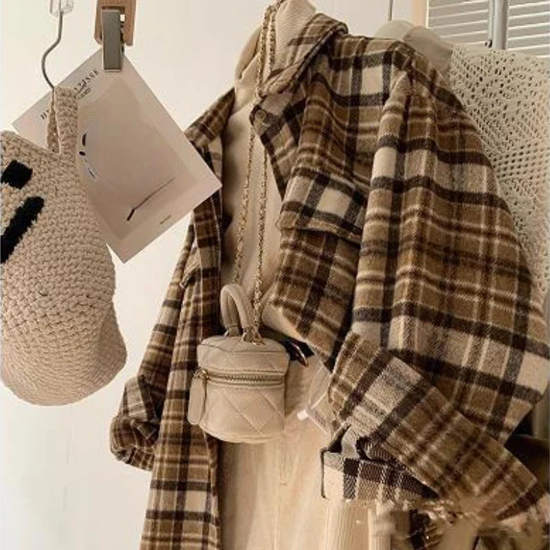 Aiertu FALL OUTFIT Plaid Woolen Shirts Women Tops Vintage Baggy Casual Outwear Fashion Korean Style Pockets All-match Chic Lapel Camisas De Mujer aiertu