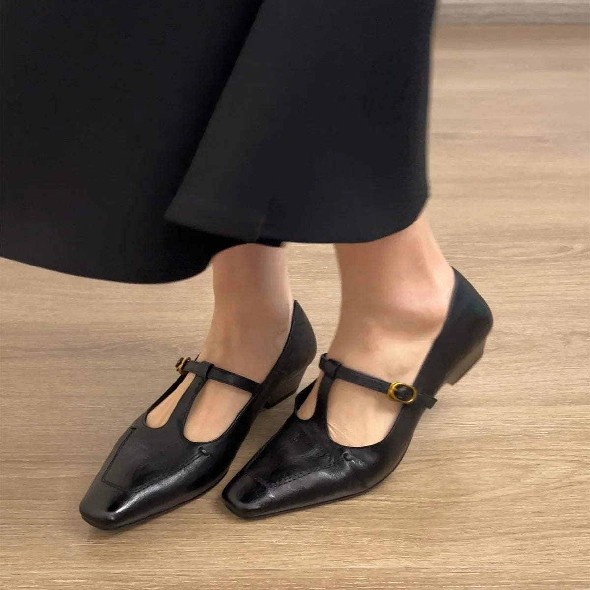 AIERTU  -  Women's Retro Chic T-Strap Mary Janes Square Toe Versatile Block Heel Low Heel Women Pumps Aiertu