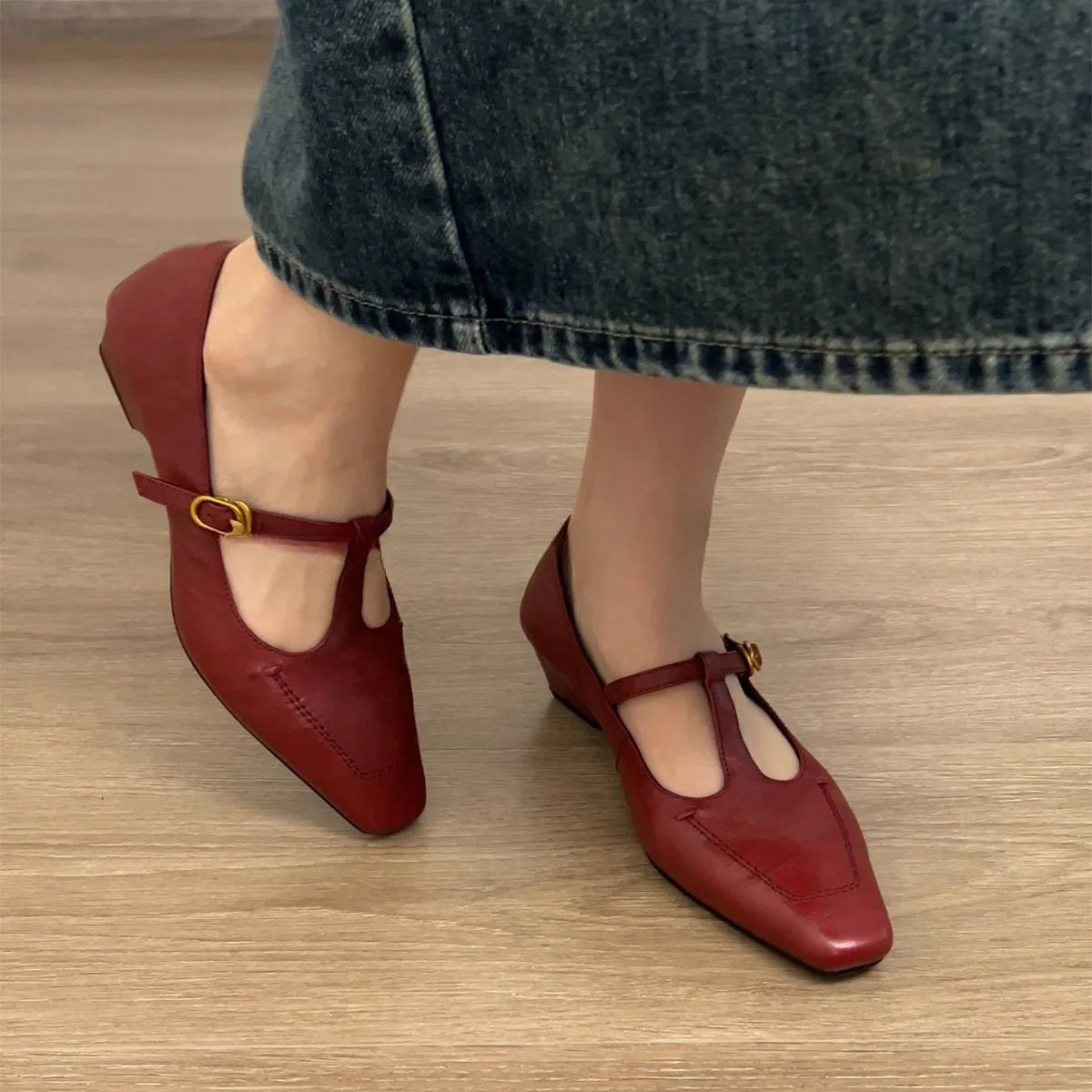 AIERTU  -  Women's Retro Chic T-Strap Mary Janes Square Toe Versatile Block Heel Low Heel Women Pumps Aiertu