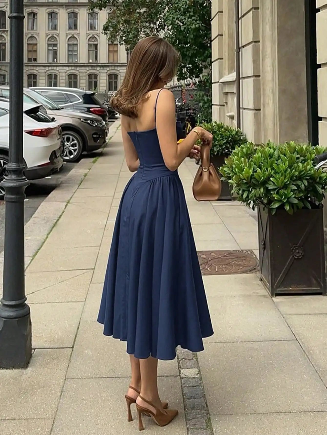AIERTU  -  Ladies' summer solid color elegant sexy camisole dress with a three-dimensional cut that showcases a beautiful figure Aiertu