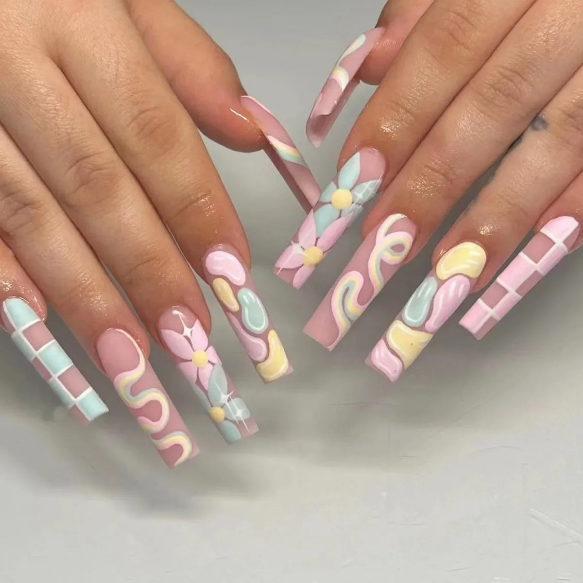 Aiertu 24pcs Artifical Bails With Glue Fake Nail Tips With Design Detachable Press On Nails Long Fake Nail Finished Nail Piece Sticker Aiertu