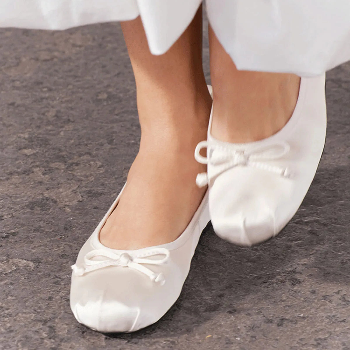 AIERTU  -  Satin Bow Wrinkles Round Toe Mary Jane Flats Low Heel Slip On Ballet Shoes Comfortable Dress Shoes for All-Year Daily Work Casua Aiertu