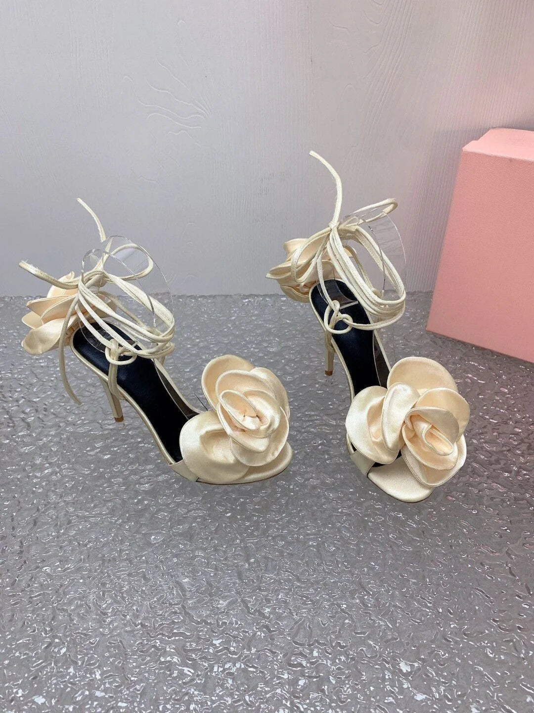 AIERTU  -  New Niche Floral Minimalist Strap Silk Roman High-Heeled Sandals for Romantic Dates Wedding Shoes Heel Aiertu
