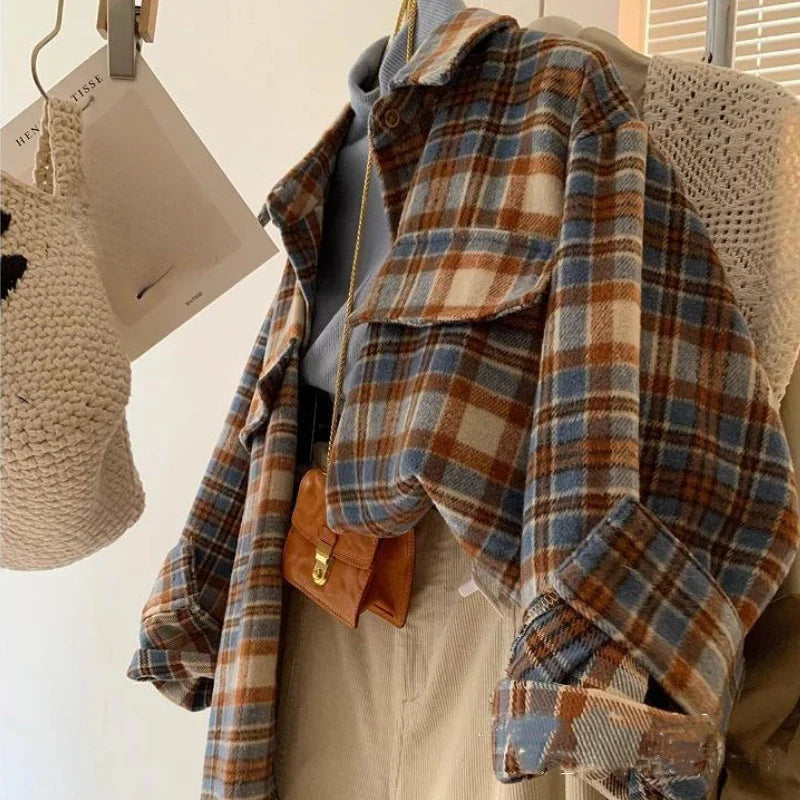 Aiertu FALL OUTFIT Plaid Woolen Shirts Women Tops Vintage Baggy Casual Outwear Fashion Korean Style Pockets All-match Chic Lapel Camisas De Mujer aiertu