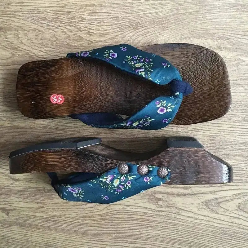 AIERTU  -  Women's Japanese Style Wooden Geta Sandals Red Floral Satin Thong Flip Flops Cosplay Clog Slippers Aiertu