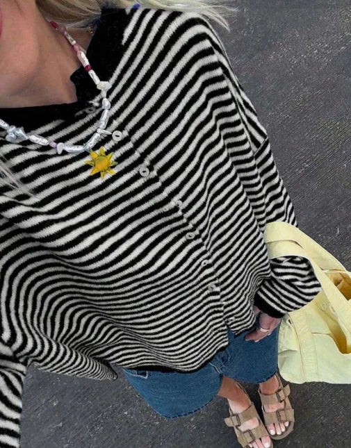 AIERTU  -  Autumn and Winter New French Classic Temperament Round Neck Casual Knitted Cardigan Top Women's Sweater Aiertu