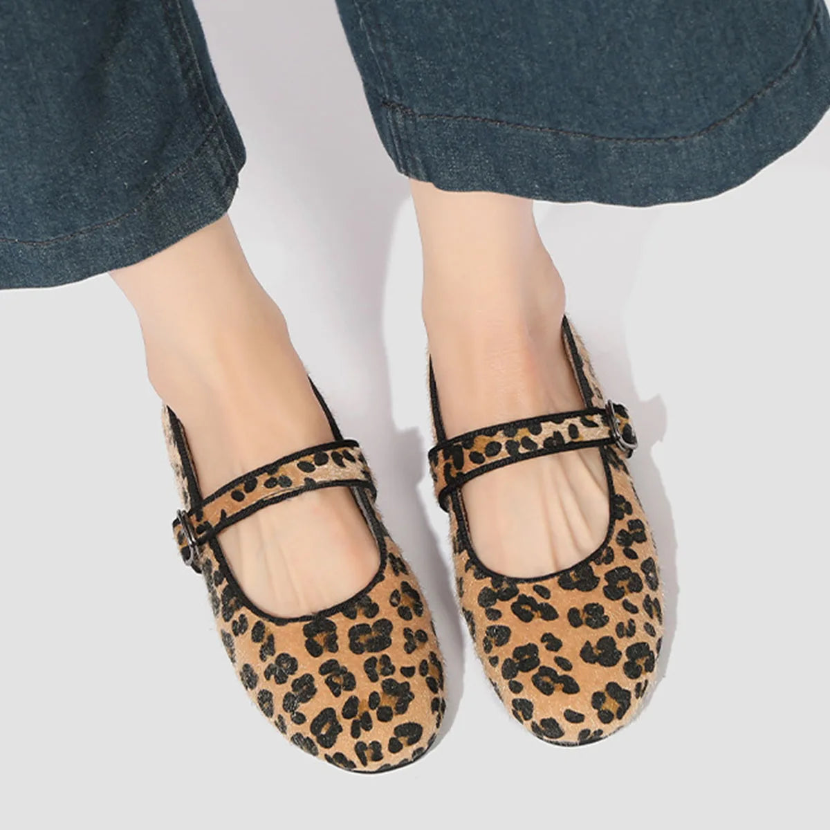AIERTU  -  Leopard Mary Jane Flat Shoes Round Toe Ballet Flats for Women Dressy Fabric Business Flats Classic Strap Flats for Office Aiertu
