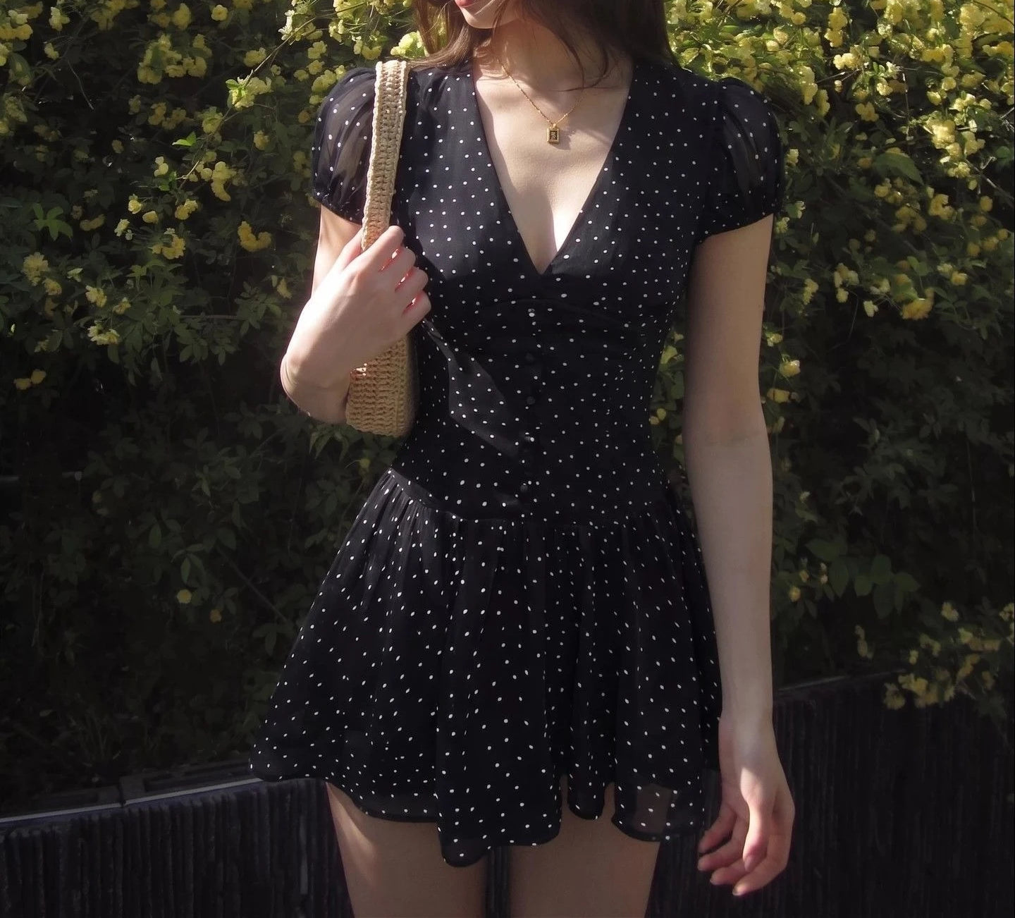 AIERTU  -  Black Short Dress for Women in Summer, Slimming, Temperament, Age-reducing, Waist-cinching Short Skirt for Hot Girls Aiertu