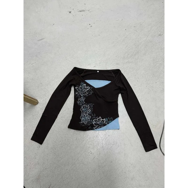 AIERTU  -  Spring Fake Two Big V-neck T-shirt Tight Spice Girl Temperament Retro Long-sleeved Top Aiertu