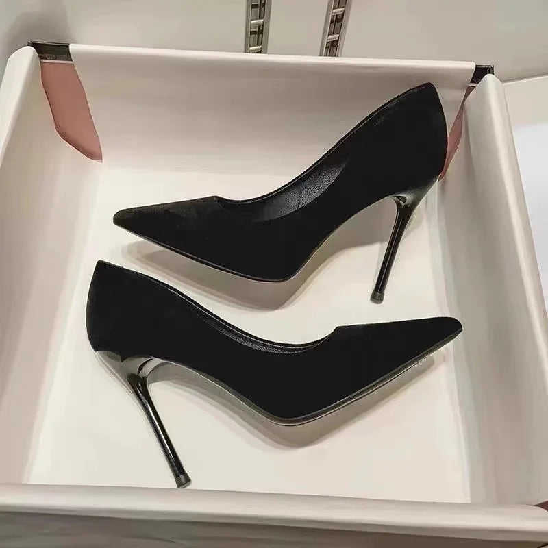 AIERTU  -  Temperament Black High Heels New Female Temperament Goddess Style 12cm Single Shoe Professional Commuter Versatile Single Shoe Aiertu