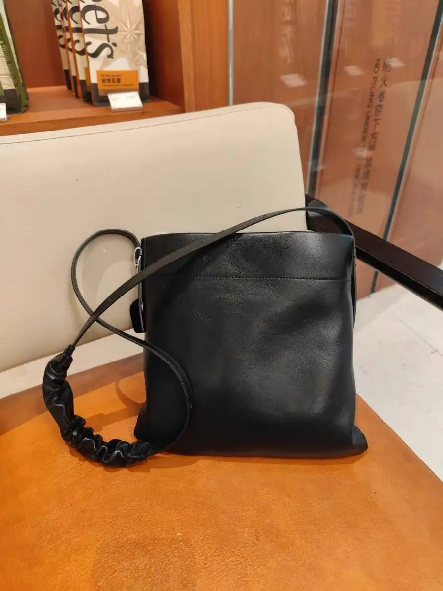 AIERTU  -  Women's New Tote Bags Versatile Commuting PU Shoulder Large Capacity Crossbody Bucket Bag Aiertu