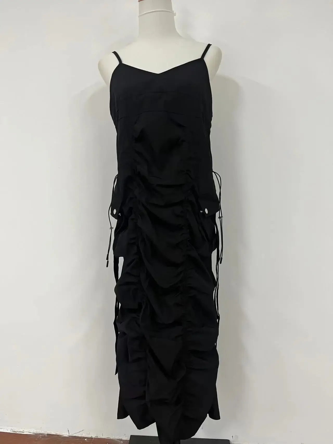 Aiertu Korean Fashion New Summer Dress Women Pleated Design Large Pockets Waisted Midi Dress Female Sleeveless Solid Black Long Dresses Aiertu