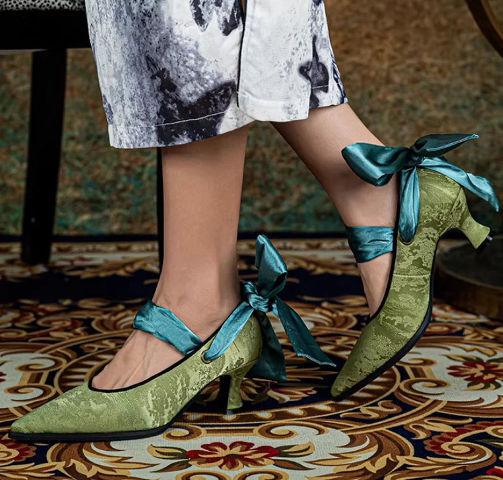 AIERTU  -  New Green Satin Pointed-Toe Pumps with Oversized Satin Bow Lace-Up Design Elegant Kitten Heel Fashion Low-Cut Mary Jane Aiertu