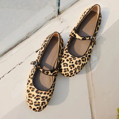 AIERTU  -  Leopard Mary Jane Flat Shoes Round Toe Ballet Flats for Women Dressy Fabric Business Flats Classic Strap Flats for Office Aiertu
