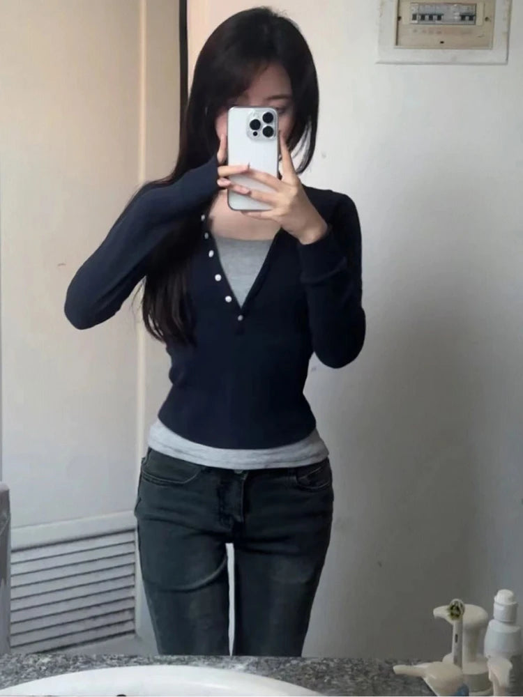 Aiertu Y2k Vintage Fashion Long Sleeve Fake Two Piece T-shirt Womens Harajuku Patchwork Streetwear Grunge Contrast V Neck Shirts Femme Aiertu
