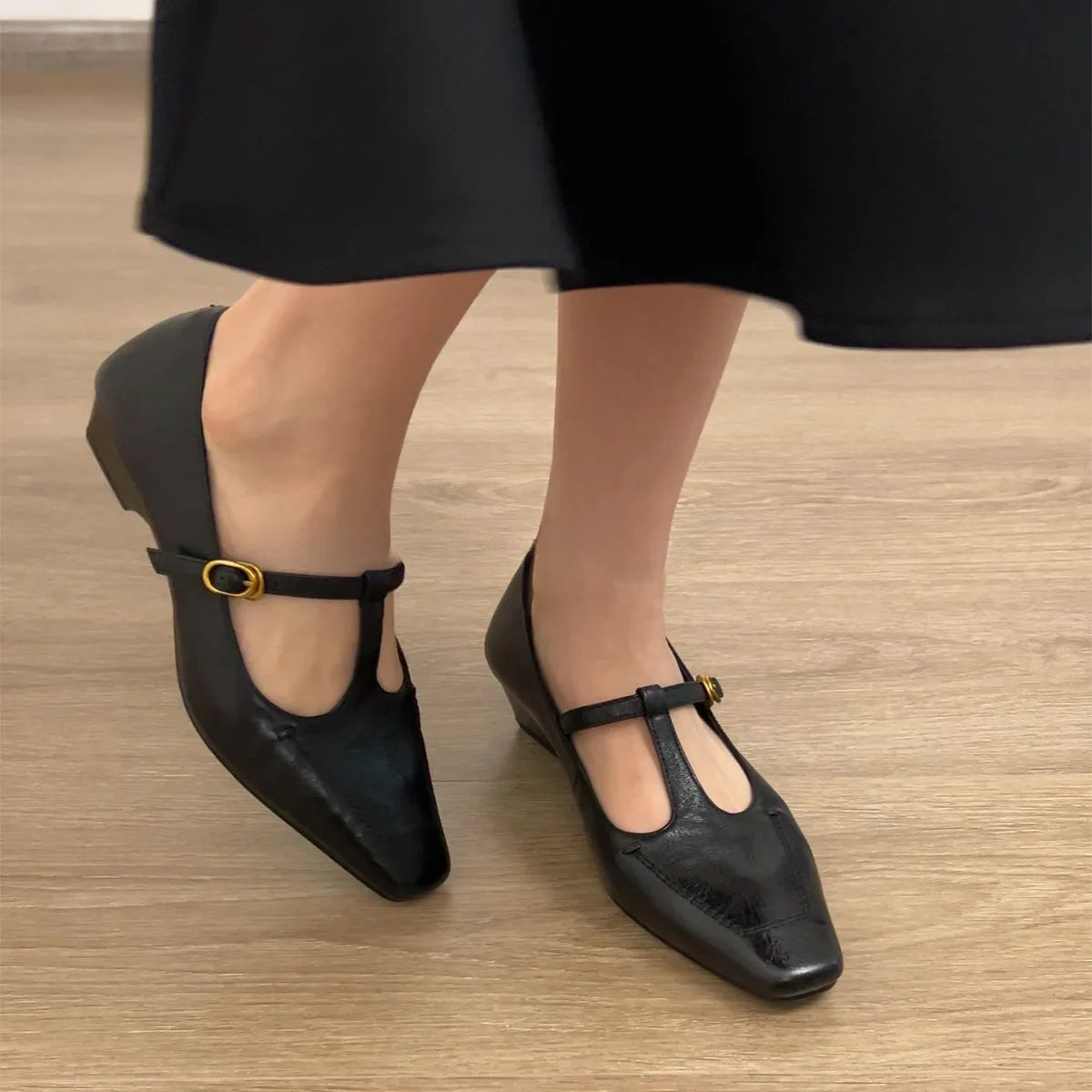 AIERTU  -  Women's Retro Chic T-Strap Mary Janes Square Toe Versatile Block Heel Low Heel Women Pumps Aiertu