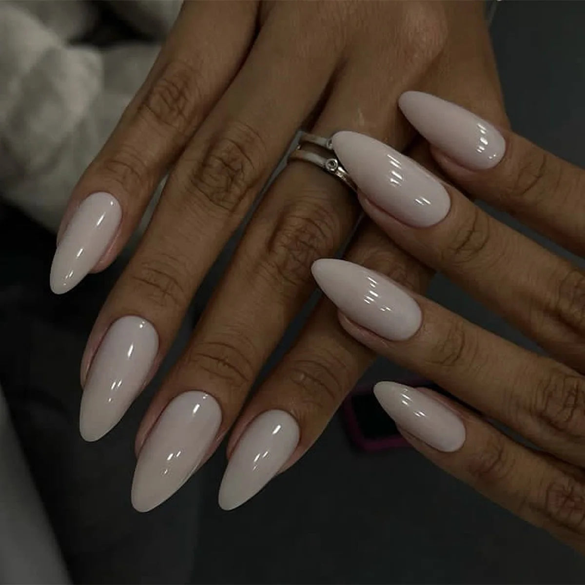 Aiertu Medium-length Acrylic Almond Fake Nails Art Cool Hottie Girl Wear False Nails Europe and USA Press on Nail Removable French Nail Aiertu