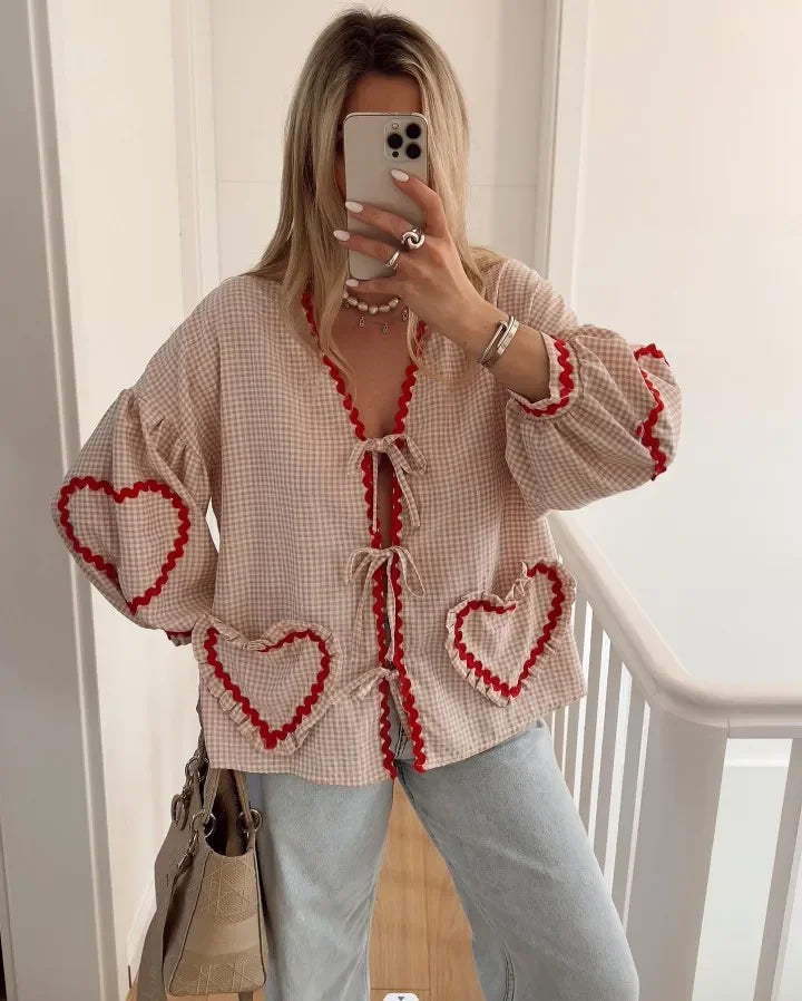 Aiertu Plaid Love Pocket Print Shirts Women Hollow Out Lace Up V-neck Blouses 2024 Spring Female Vacation Street Sweet Lady Outwear Aiertu