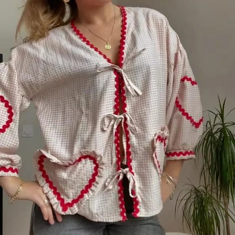 Aiertu Plaid Love Pocket Print Shirts Women Hollow Out Lace Up V-neck Blouses 2024 Spring Female Vacation Street Sweet Lady Outwear Aiertu