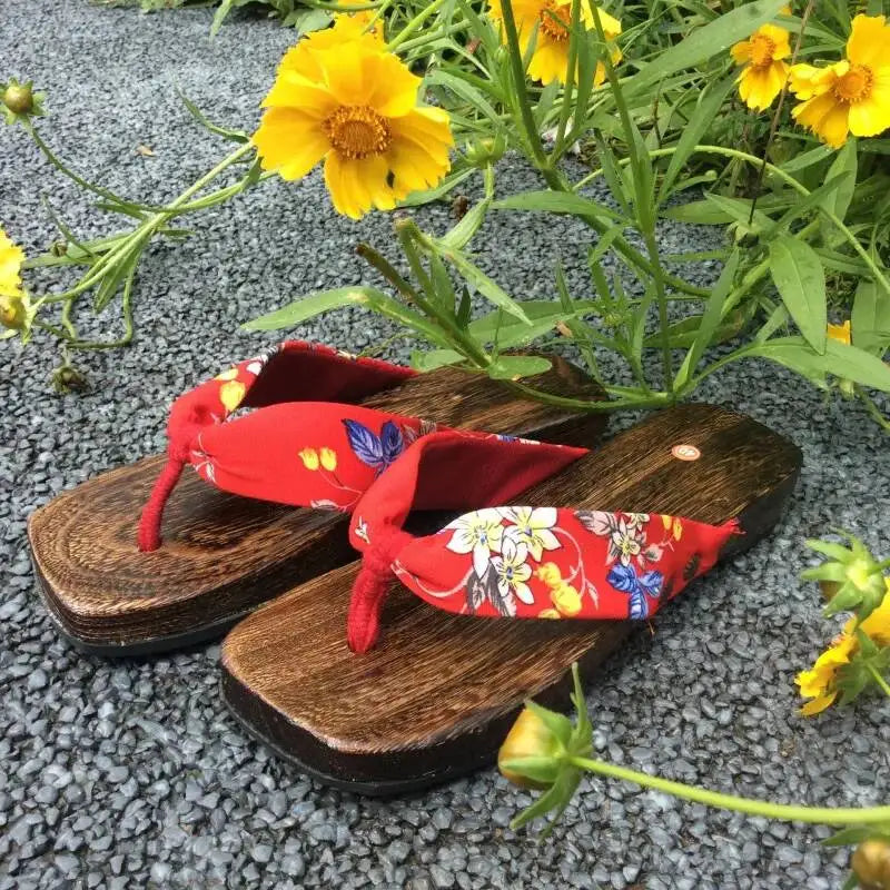 AIERTU  -  Women's Japanese Style Wooden Geta Sandals Red Floral Satin Thong Flip Flops Cosplay Clog Slippers Aiertu