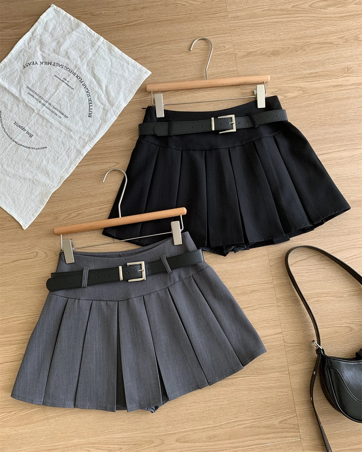 Aiertu Women JK Preppy Y2k Gyaru Kpop 2000s Outfits 2 Piece Set Long Sleeve Shirts With Tie Crop Tops + Mini Pleated Skirts With Belt Aiertu