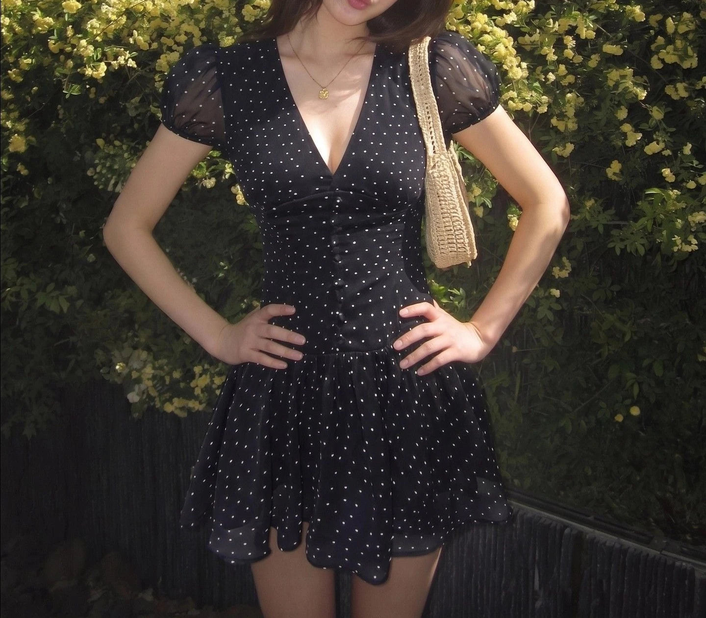 AIERTU  -  Black Short Dress for Women in Summer, Slimming, Temperament, Age-reducing, Waist-cinching Short Skirt for Hot Girls Aiertu