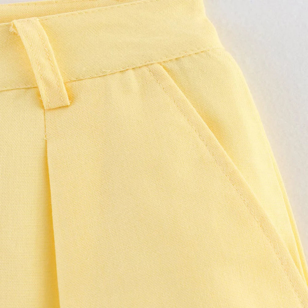 Aiertu  -  Age Reduction Light Yellow Round Neck Sleeveless Short Vest Pleated Design Short Pants Women Suit Set ZATT 2025 Summer New Aiertu