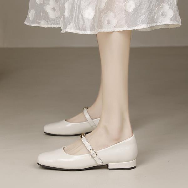Aiertu  Casual Woman Shoe Black Flats Female Footwear Shallow Mouth Low Heels Square Toe Big Size Retro Dress Nurse Buckle Strap Mary Ja Aiertu