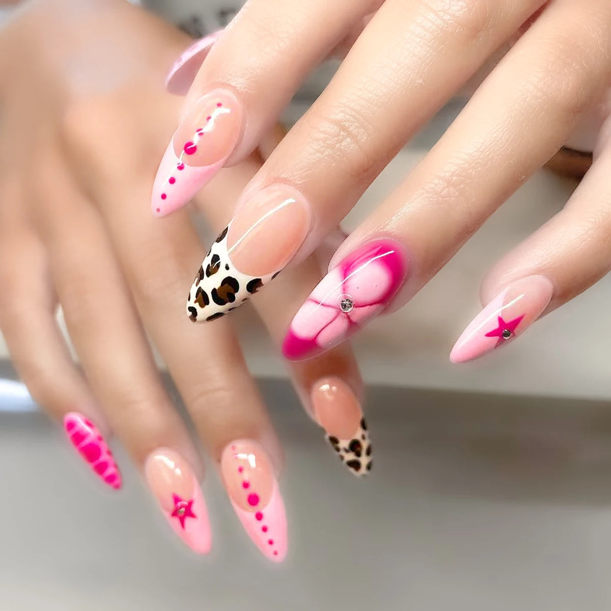 Aiertu Pink French Style Fake Nails 3D Bowknot Designs Short Square Press on Nails Sweet Korean Fashion False Nails for Women and Girls Aiertu