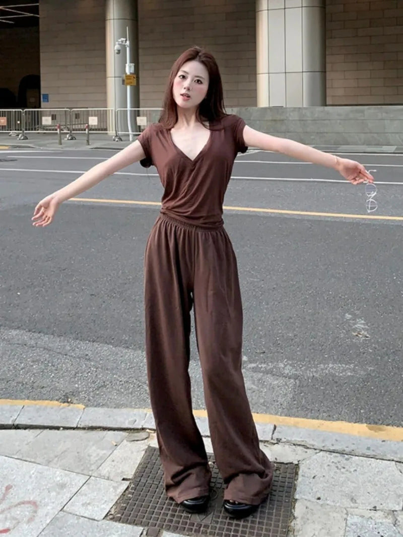Aiertu  -  Sweet Hot Girl Casual Suit Women's Autumn Coffee Color V-neck Short-sleeved T-shirt High Waist Wide Leg Pants Two-piece Set Aiertu