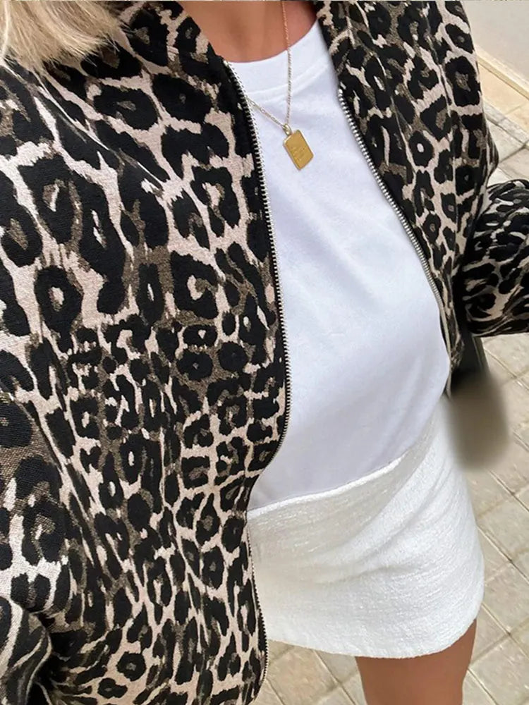 Aiertu  -  Chic Leopard Printed Pattern Lamb Wool Coat 2026 Autumn Winter Fashion Warm Outerwear Female New O Neck Zipper Loose Jackets Aiertu