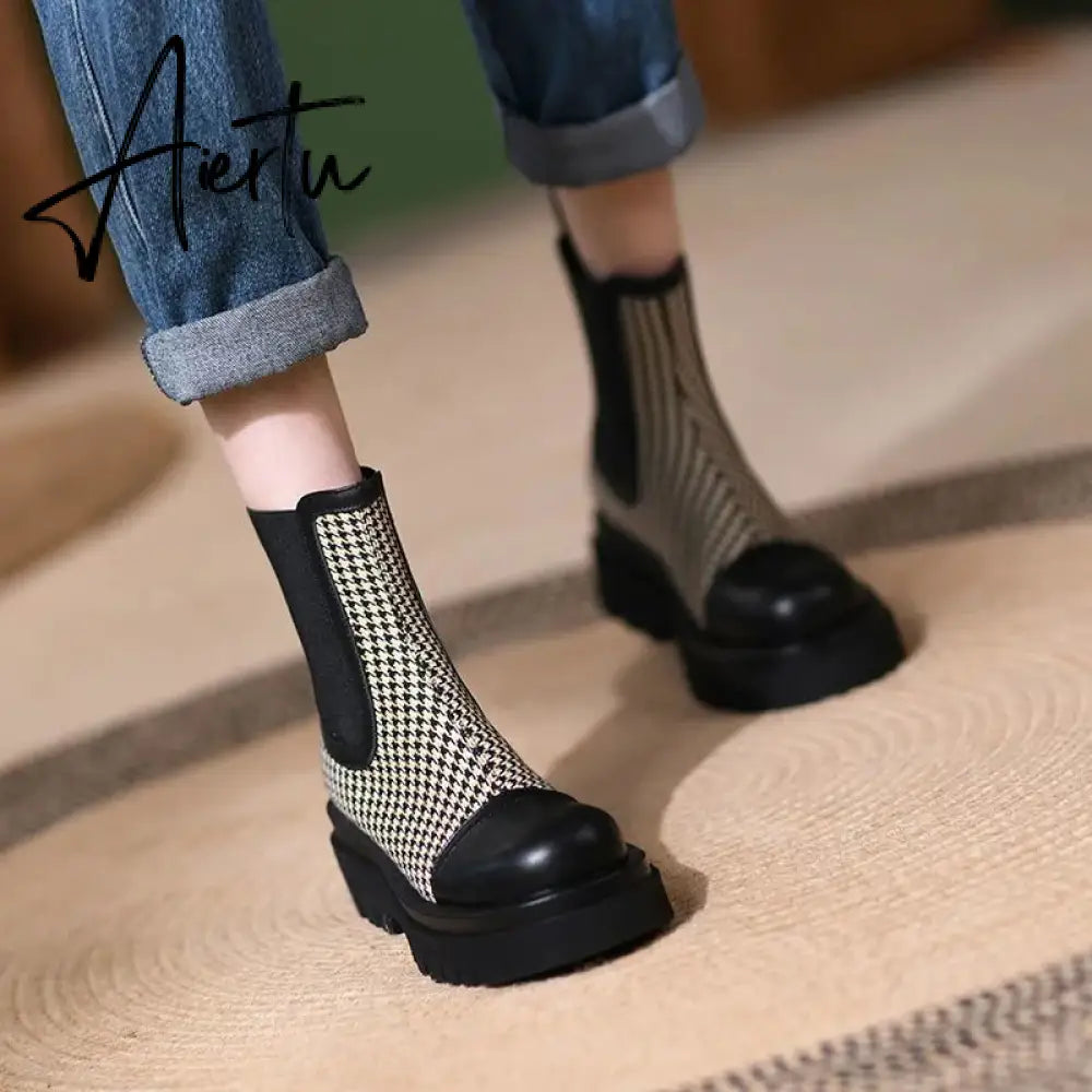 Aiertu  Autumn and winter new elasticated thick-soled women's boots French retro flat color elastic stitching plaid fashion Martin boots Aiertu