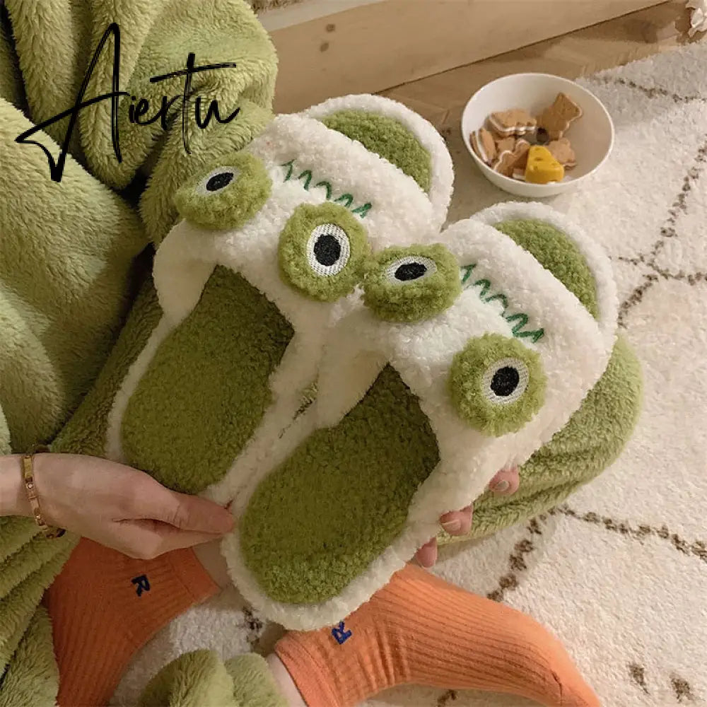 Aiertu Cartoon Funny Frog Fall Home Slippers Green Fluffy Warm Plush Slippers for Women Cute Kawaii Fluzzy Slippers for Girls Aiertu