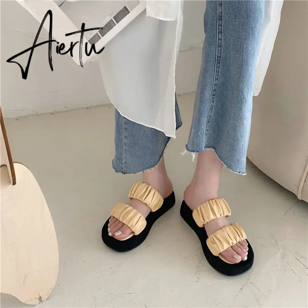 Aiertu Fashion Design Pleated PU Leather Woman Flat Shoes Summer Outdoor Beach Slippers Gladiator Sandals Womens Slides Aiertu