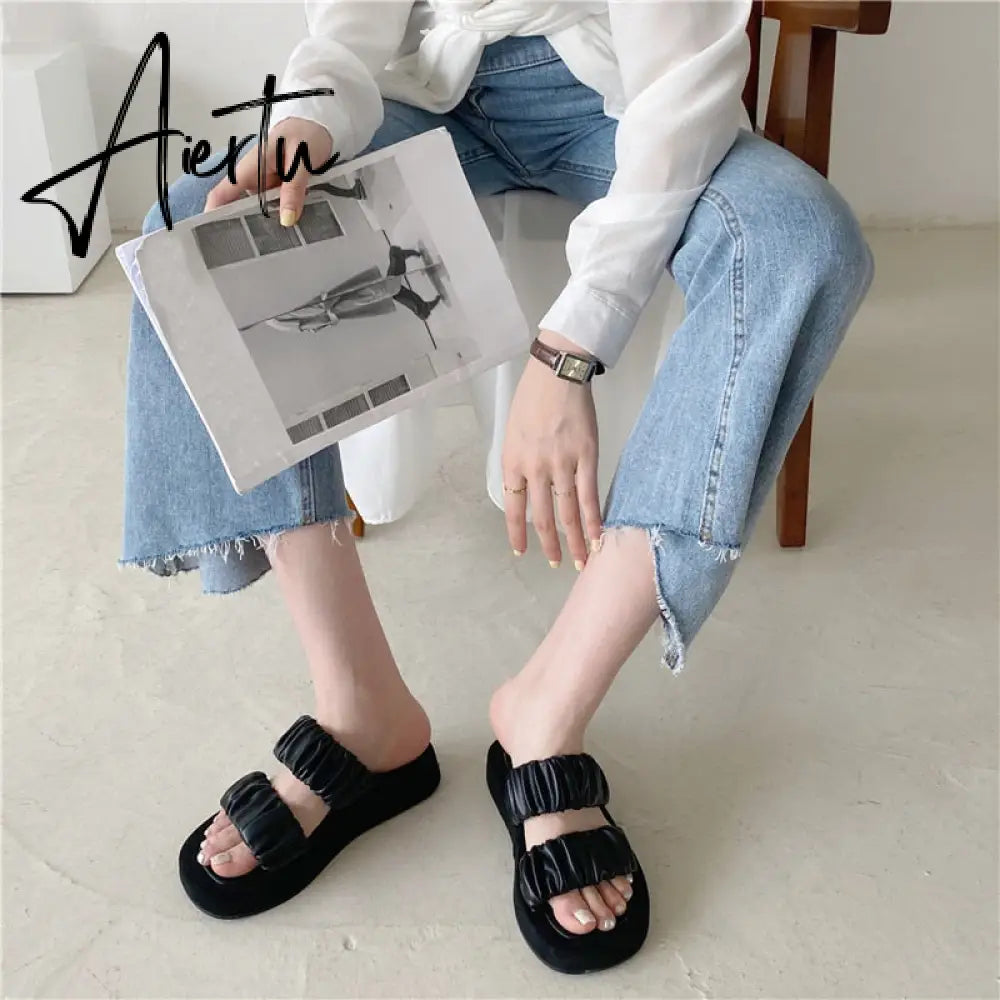 Aiertu Fashion Design Pleated PU Leather Woman Flat Shoes Summer Outdoor Beach Slippers Gladiator Sandals Womens Slides Aiertu