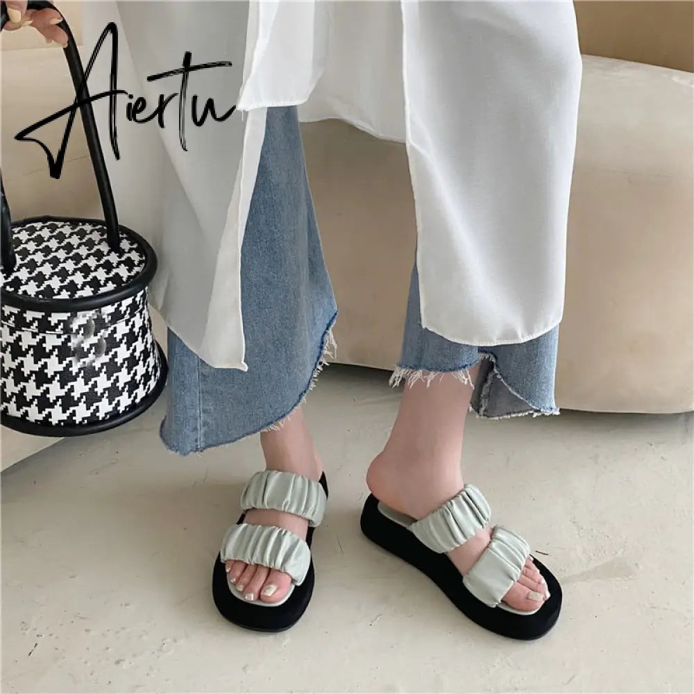 Aiertu Fashion Design Pleated PU Leather Woman Flat Shoes Summer Outdoor Beach Slippers Gladiator Sandals Womens Slides Aiertu