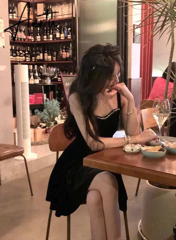 Aiertu Fashion Summer New Elegant Spaghetti Strap Velvet Vintage Black Dress Women Sexy Prom Evening Party Korean Style Dresses Aiertu