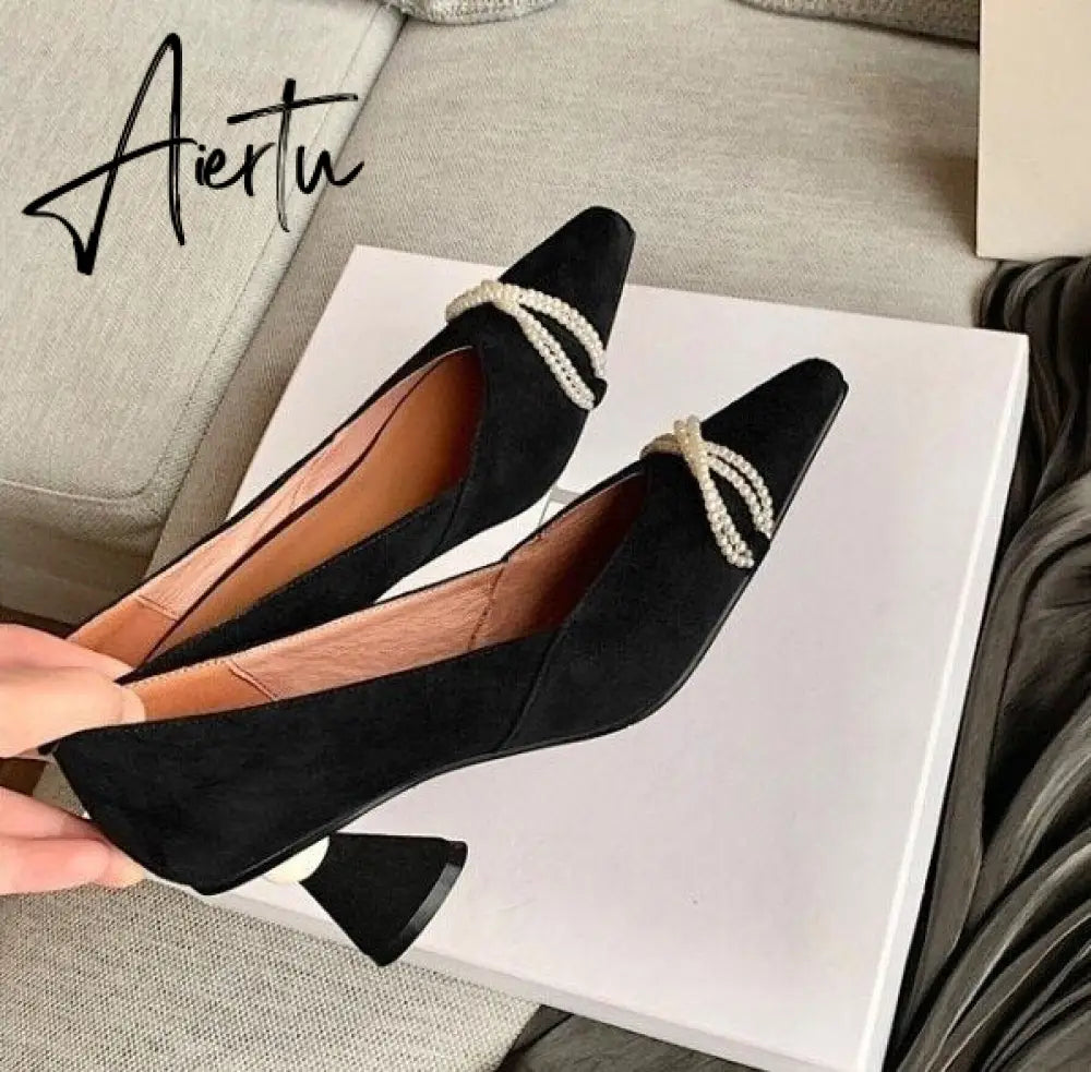 Aiertu Hot Sale Fashion Sweet Pointed toe Slip On Office Ladies Shoes Leisure Pearsl Chain Butterfly Knot Solid Shoes Medium Heel Pumps Aiertu