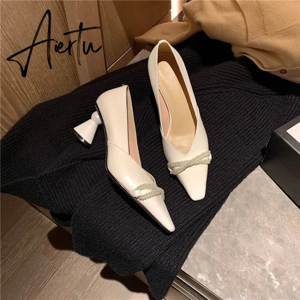 Aiertu Hot Sale Fashion Sweet Pointed toe Slip On Office Ladies Shoes Leisure Pearsl Chain Butterfly Knot Solid Shoes Medium Heel Pumps Aiertu