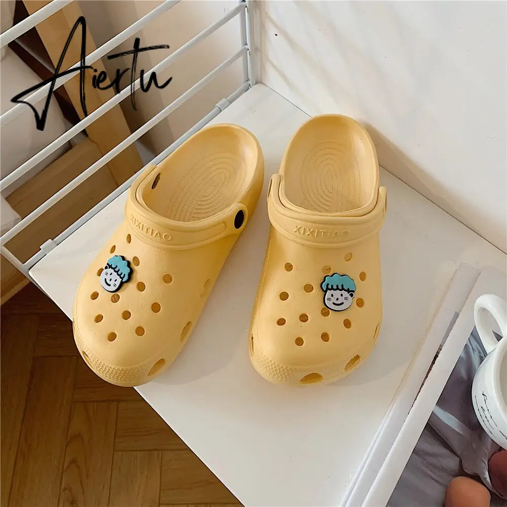 Aiertu Korean Women Casual Garden Clogs Waterproof Shoes Beach Platform Slippers For Woman Personalized Sandals Streetwear Shoes Aiertu