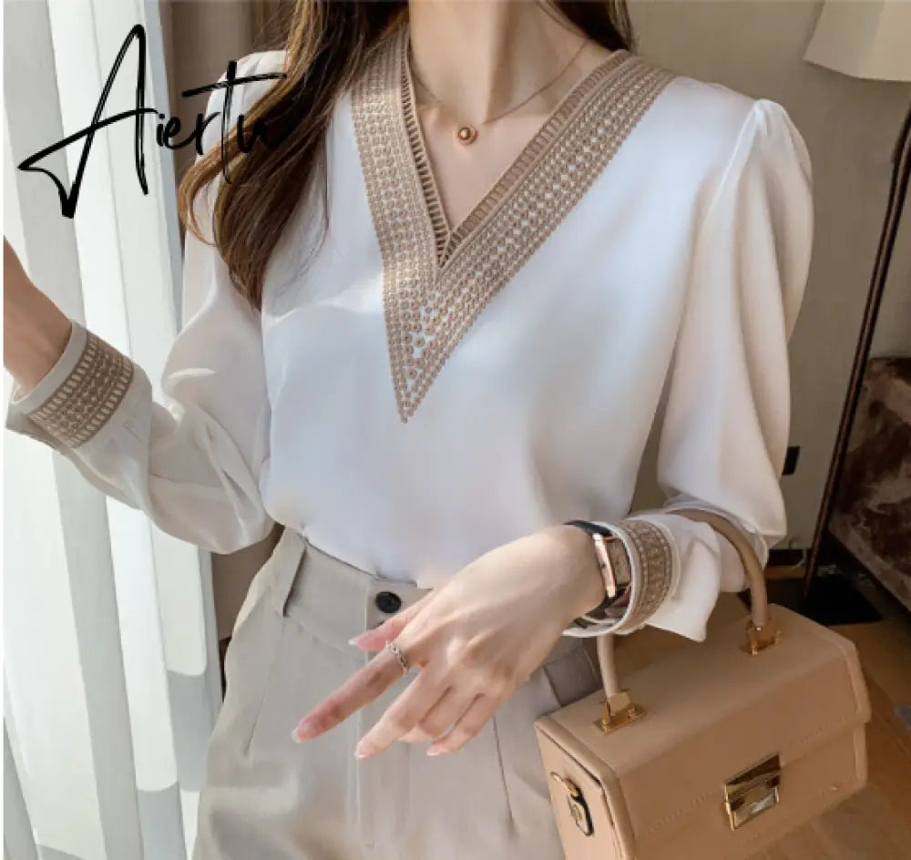 Aiertu Long Sleeve White Blouse Tops Blouse Women Blusas Mujer De Moda Embroidery V-Neck Chiffon Blouse Shirt Women Blouses E226 Aiertu