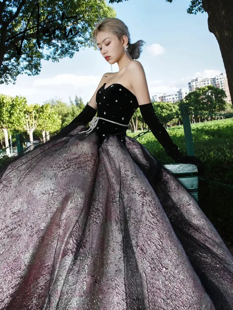 Aiertu Luxury Black Celebrity Dresses Pearl Chain Gloves Women Sexy Princess A-line Strapless Prom Evening Party Gowns Vestido Aiertu