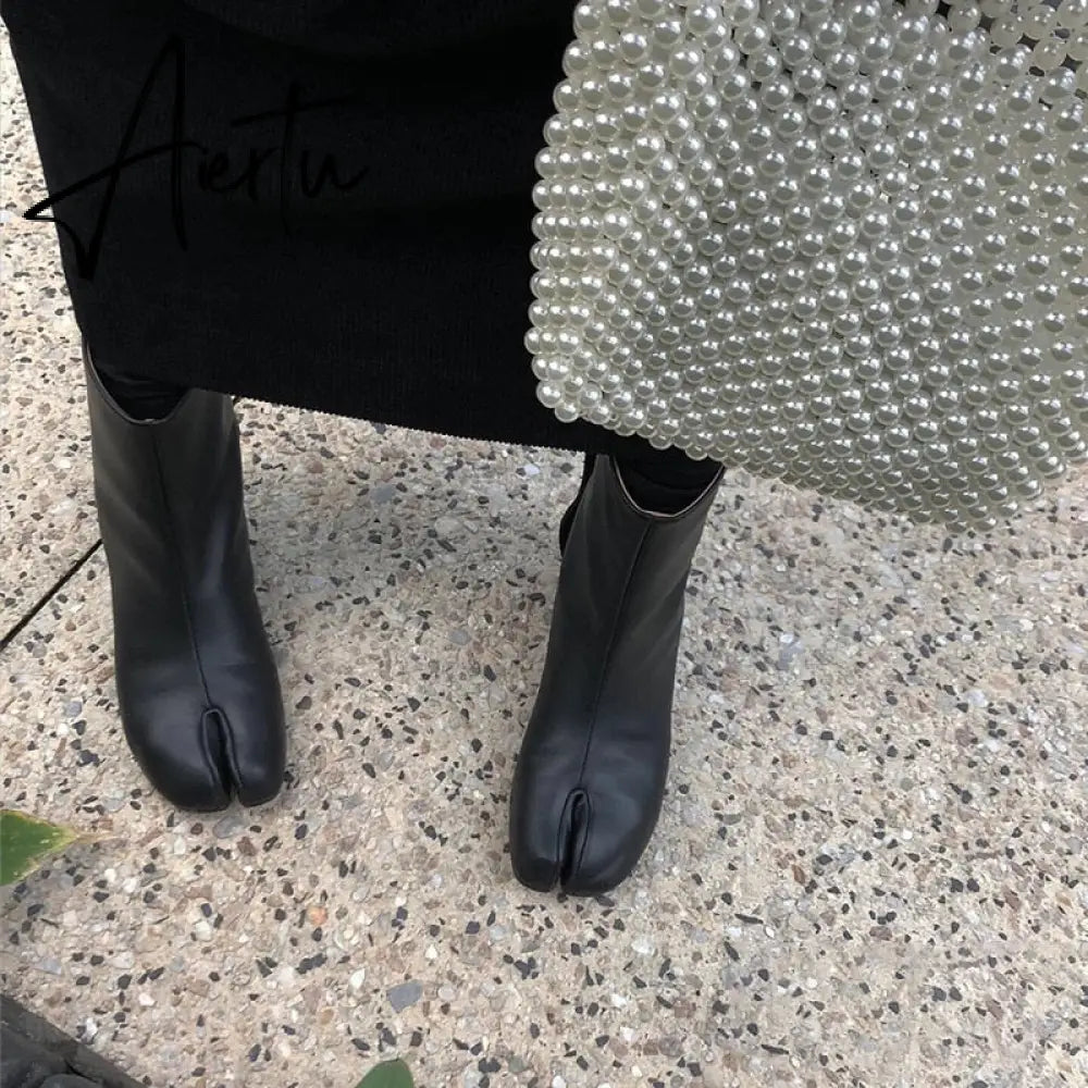 Aiertu Luxury Brand Designer Split Toe Ankle Boots New Fashion Chunky Round High Heels Women Boots Winter Tabi Shoes Short Boots Aiertu