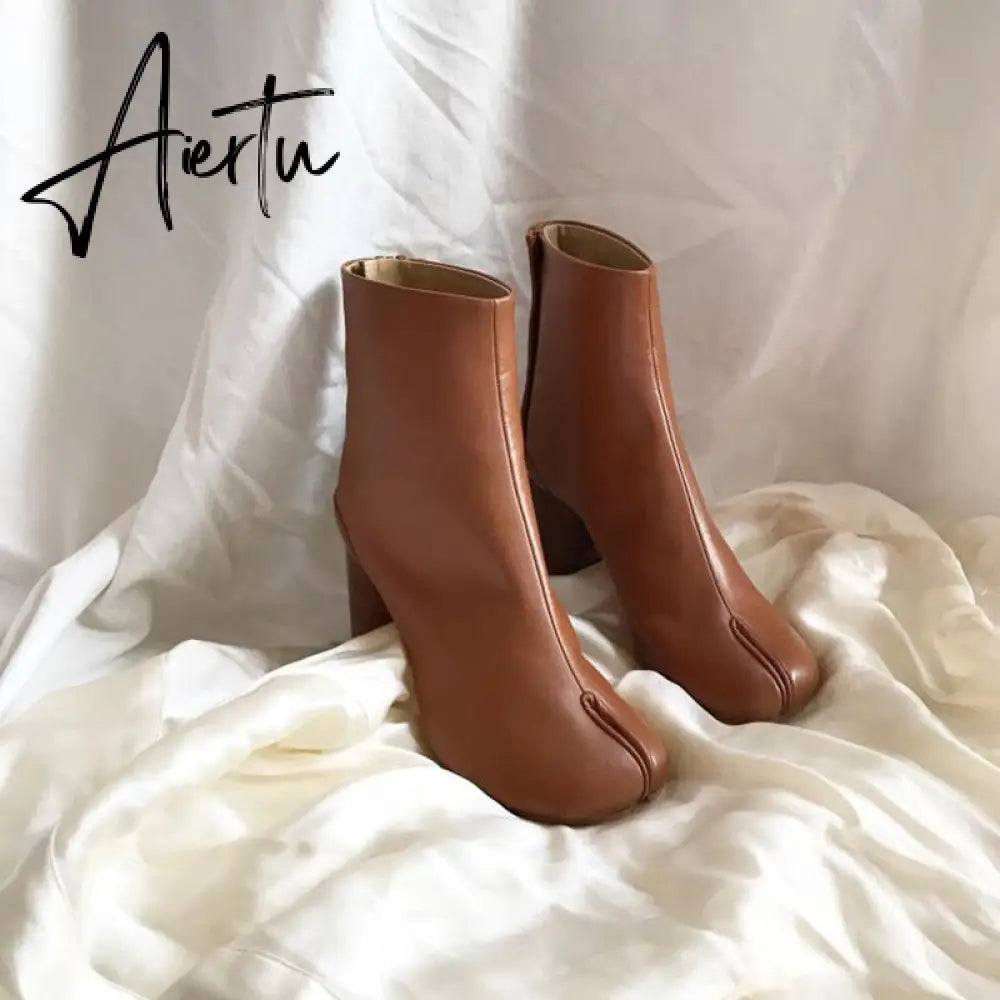 Aiertu Luxury Brand Designer Split Toe Ankle Boots New Fashion Chunky Round High Heels Women Boots Winter Tabi Shoes Short Boots Aiertu