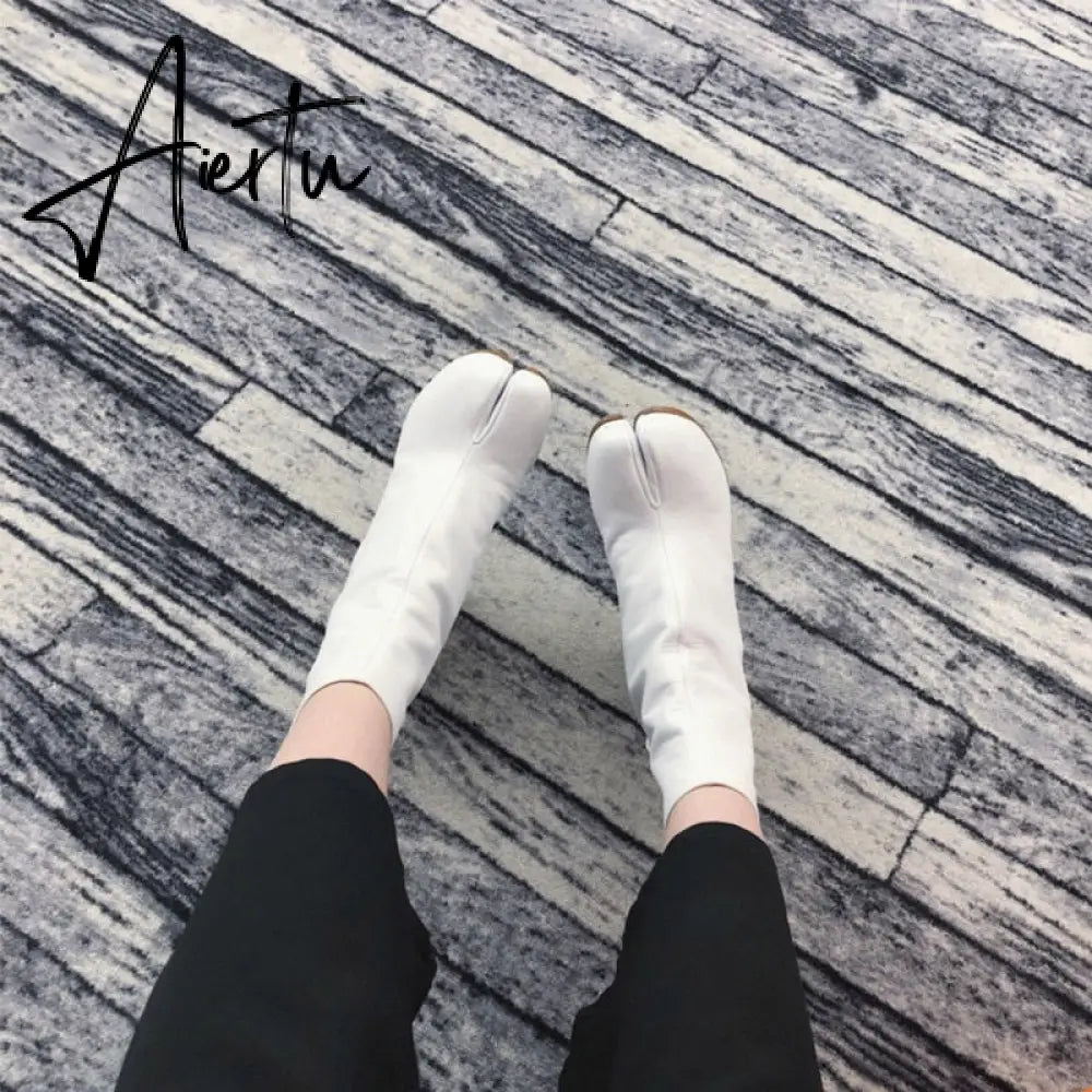 Aiertu Luxury Brand Designer Split Toe Ankle Boots New Fashion Chunky Round High Heels Women Boots Winter Tabi Shoes Short Boots Aiertu
