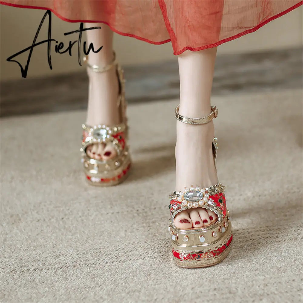 Aiertu Luxury Gold Metallic Women Sandals Studded Square Heels Female Shoes Platform Flower Crystal Sexy Peep Toe Summer Ladies Pumps Aiertu